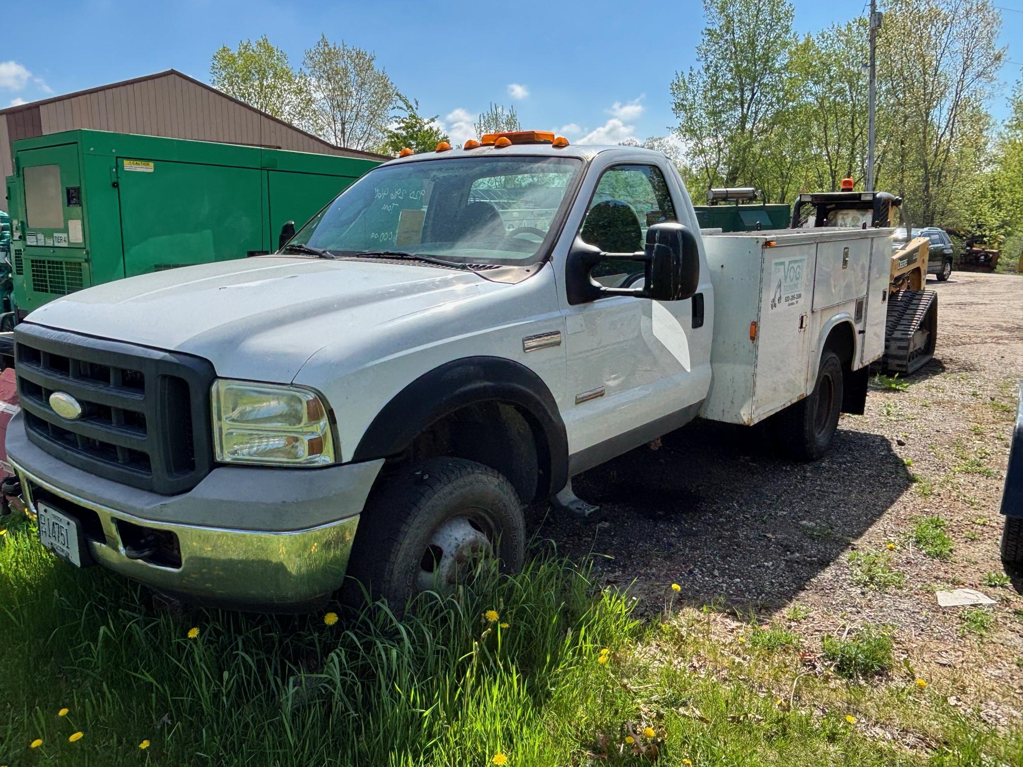 2005 FORD F350 - Image 2